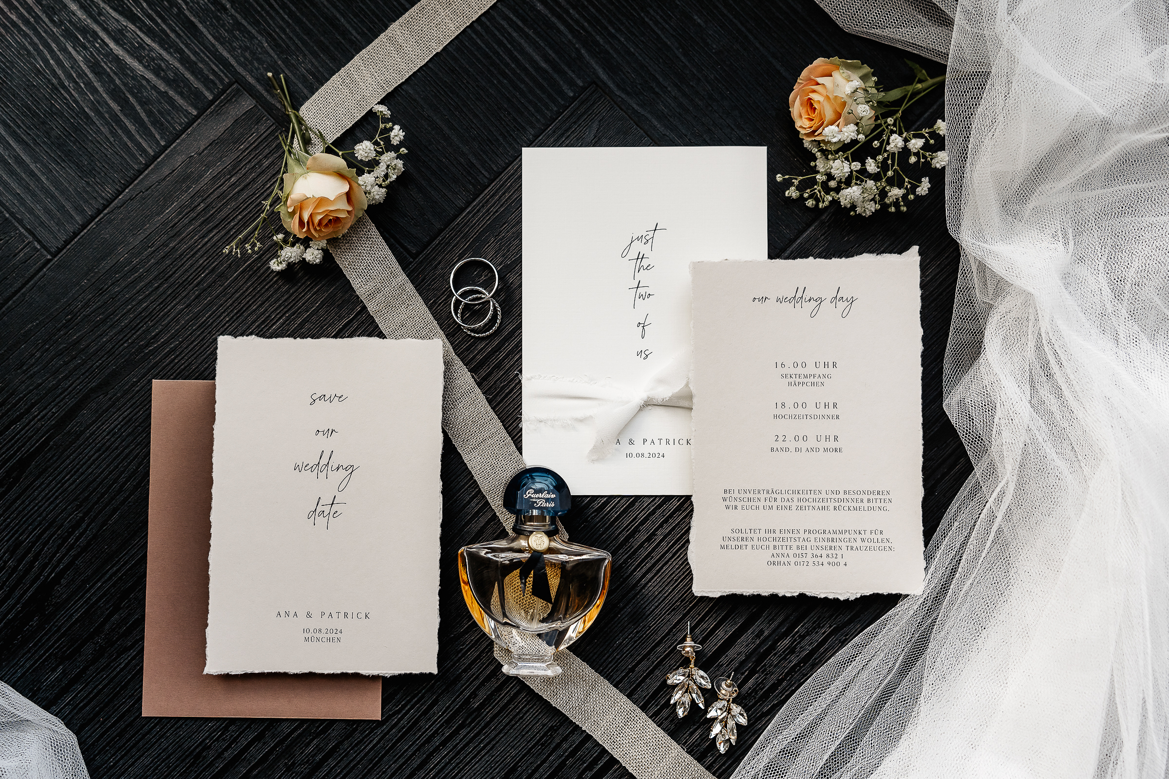Moderne Papeterie und Details der Hochzeit