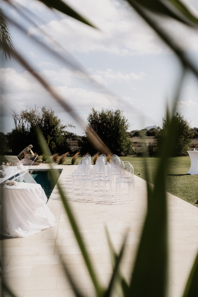 Bestuhlung für freie Trauung am Pool im Vino Resort Son Amaret auf Mallorca