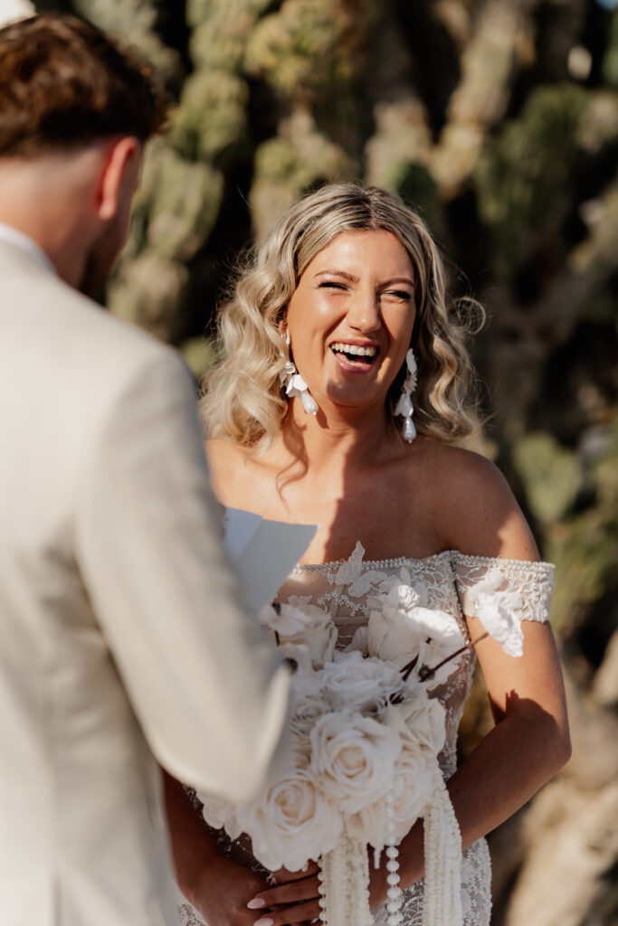 Emotionale Aufnahme der Braut während des Ehegelübdes auf Mallorca