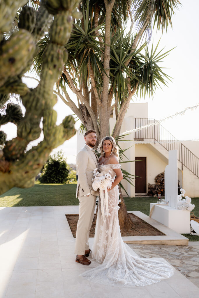 Brautpaar im warmen Abendlicht bei Hochzeit auf Mallorca